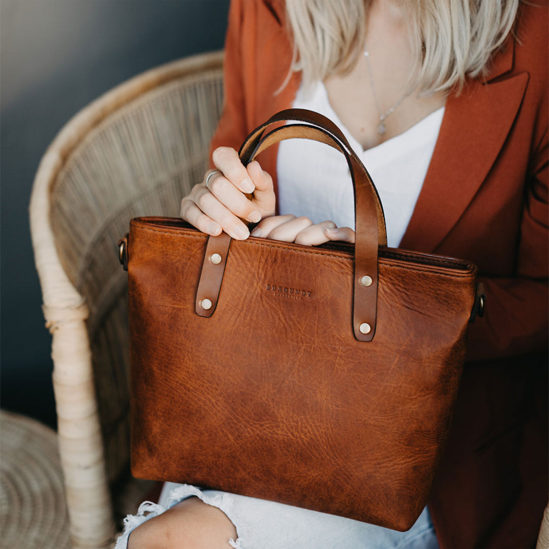 C leather crossbody bag Chloé Burgundy in Leather - 36539322